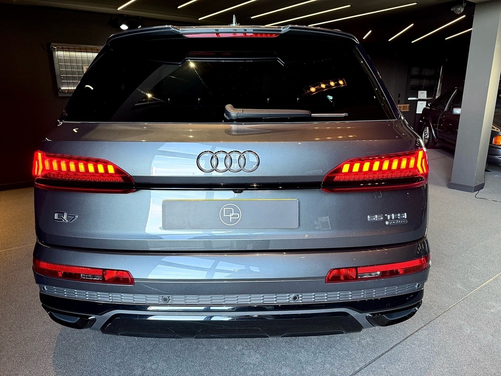 Audi Q7 Tfsi V6 Black Edition VE72ZPJ Grey #4