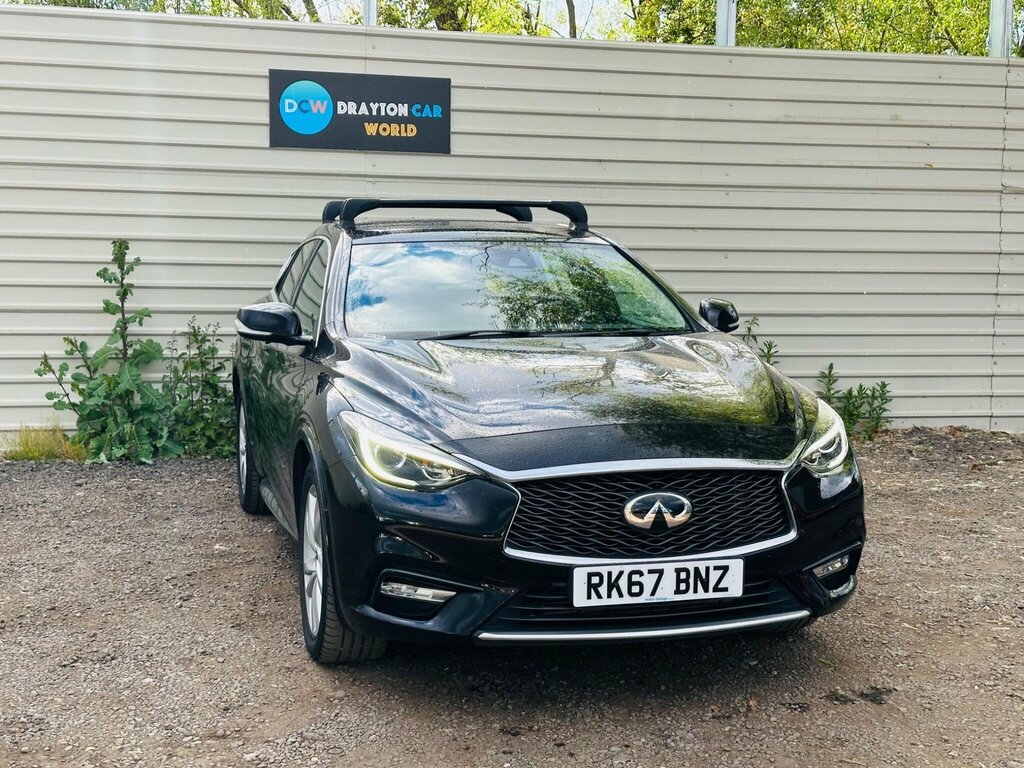 Infiniti Q30 1.6T Business Executive Euro 6 Ss Black