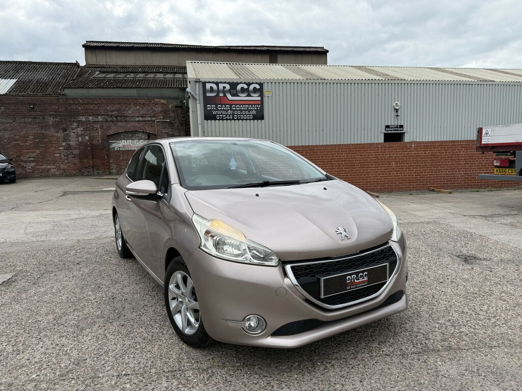 Peugeot 208 Hatchback 1.0 Vti Active 2013 Pink