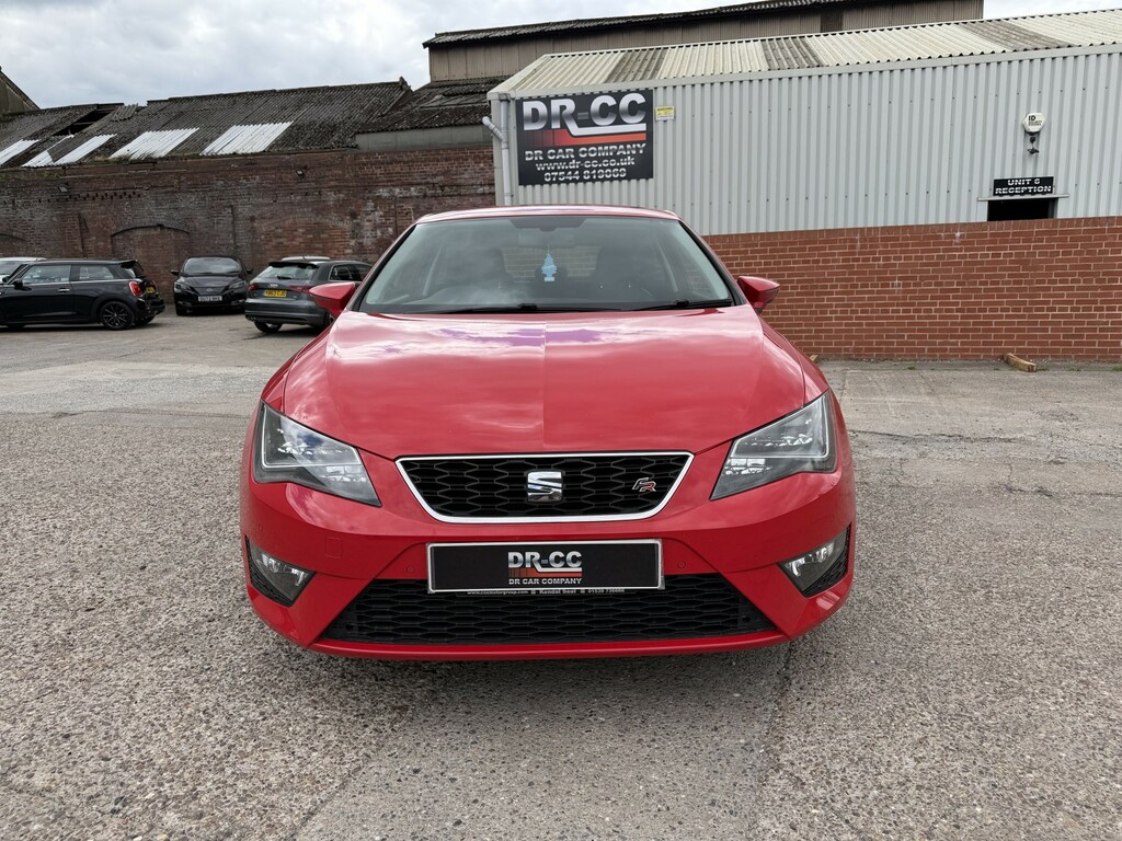 Seat Leon Hatchback 1.4 Tsi Act Fr 2015 PJ15LHD Red #2