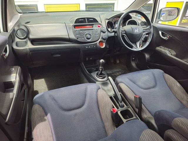Honda Jazz 1.4 I-vtec Es Plus Hatchback Eur PX15RXU White #6