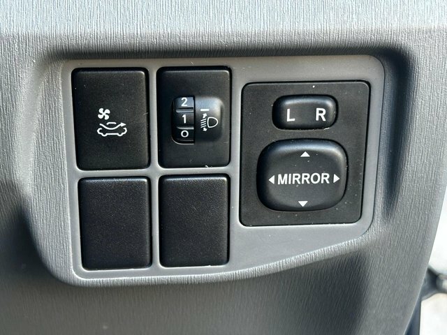 Toyota Prius 1.8 Vvti T Spirit Cvt Silver #47
