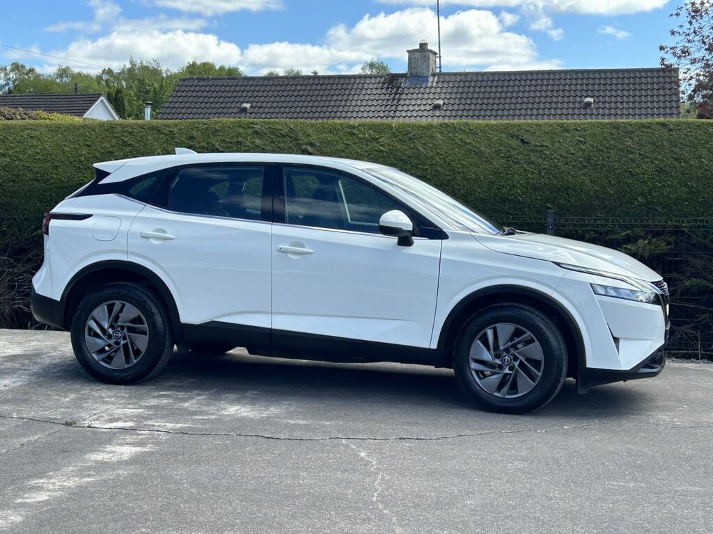 Nissan Qashqai Mpv White #3