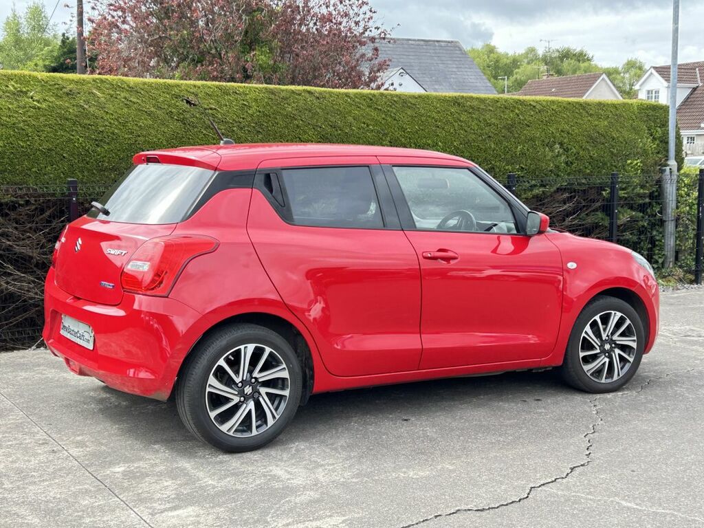 Suzuki Swift Hatchback Red #4