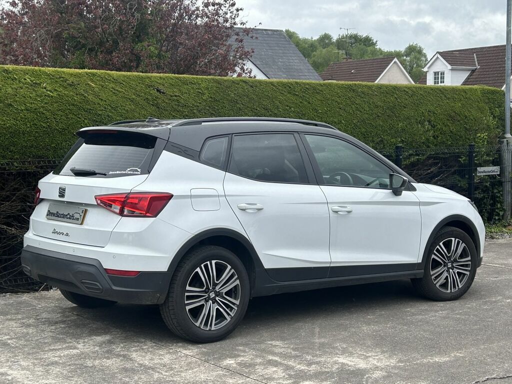 Seat Arona Mpv White #5
