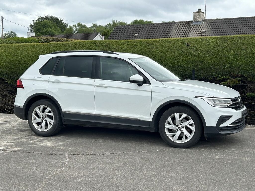 Volkswagen Tiguan Estate  White #2