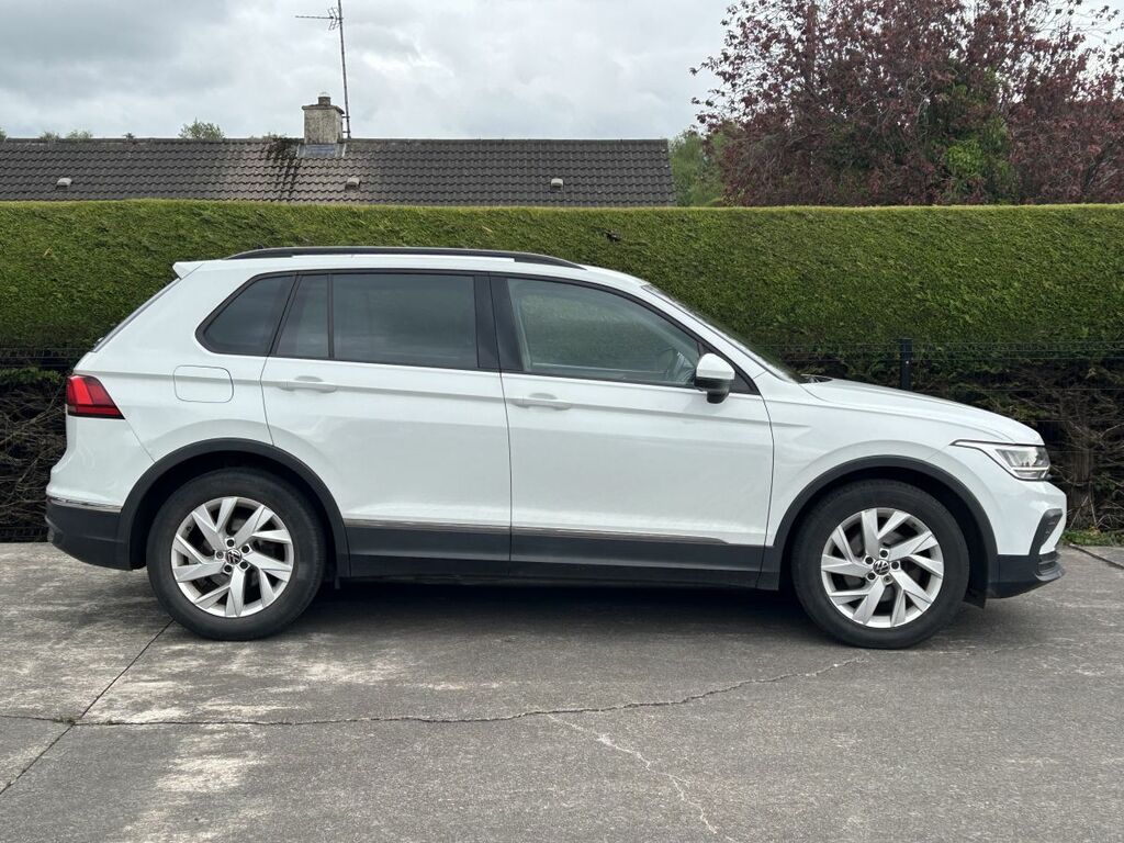 Volkswagen Tiguan Estate  White #3