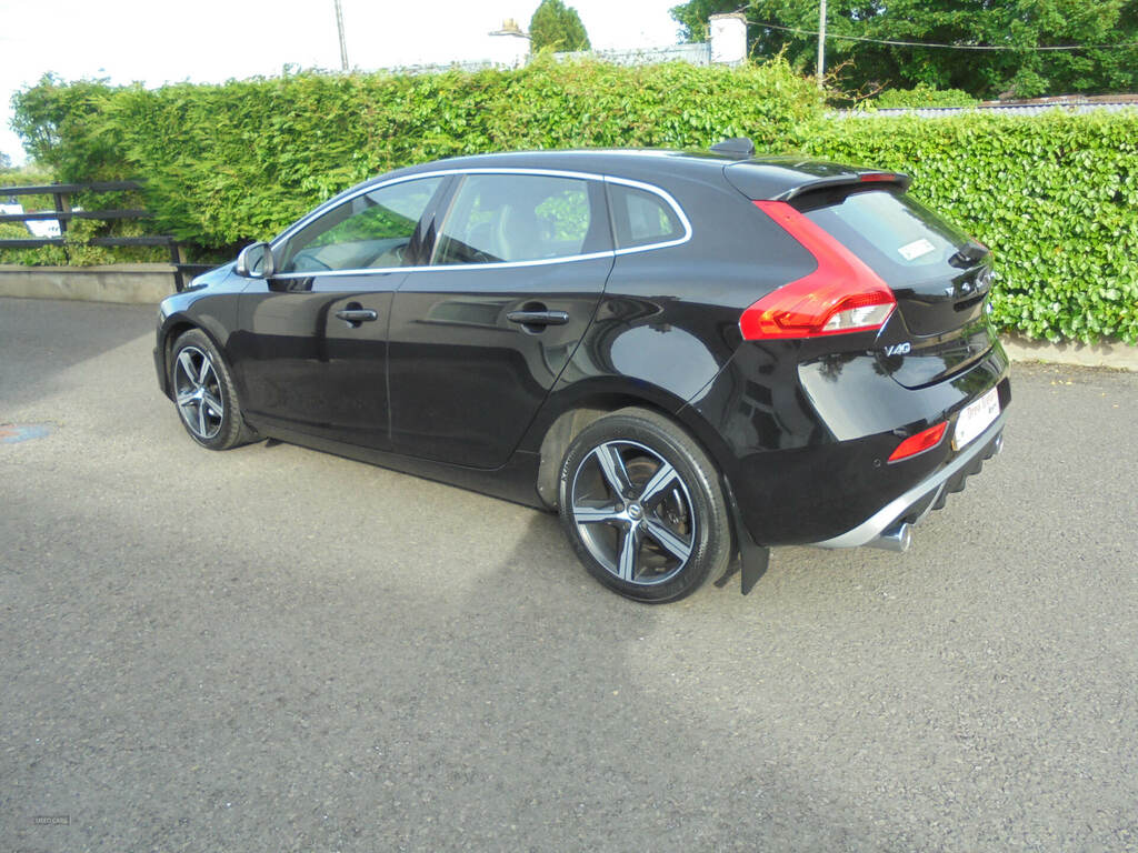 Volvo V40 D2 120 R Design Nav Plus DK68FVV Black #3