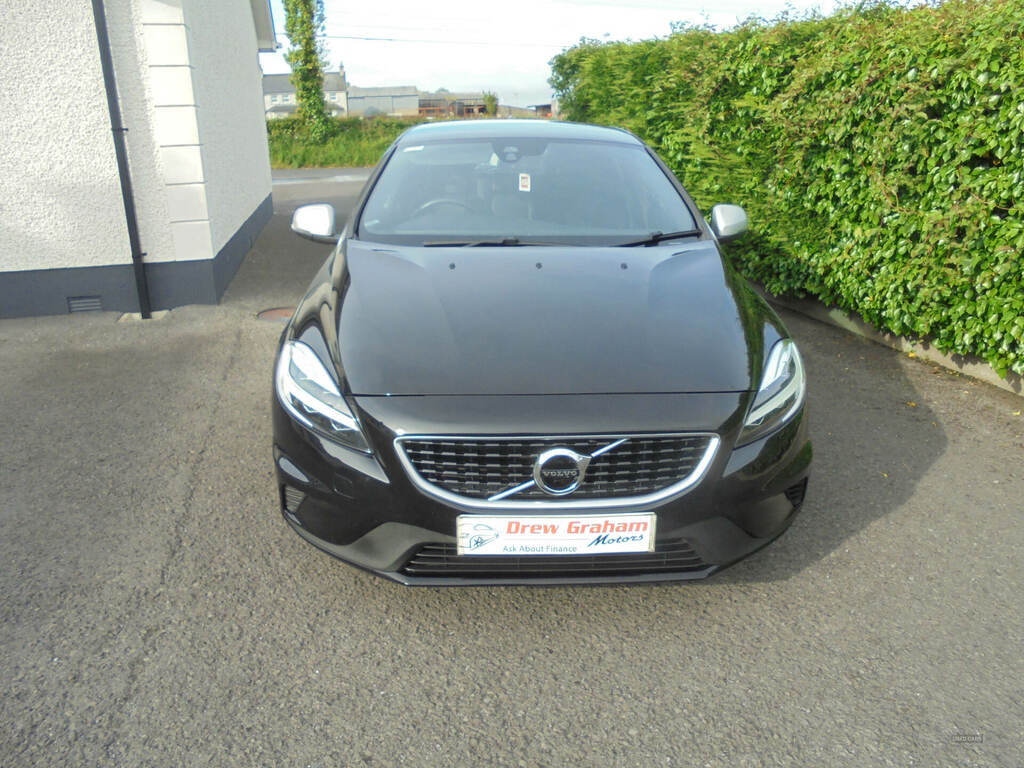 Volvo V40 D2 120 R Design Nav Plus DK68FVV Black #2