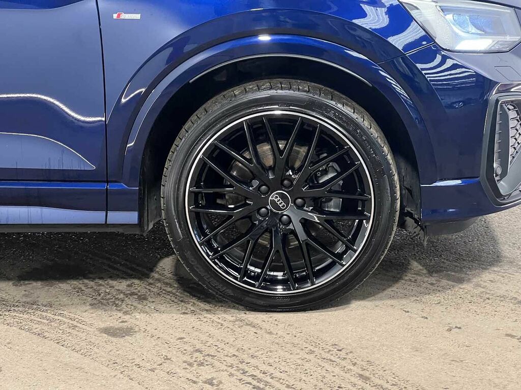 Audi Q2 30 Tfsi Black Edition DX24XFA Blue #5