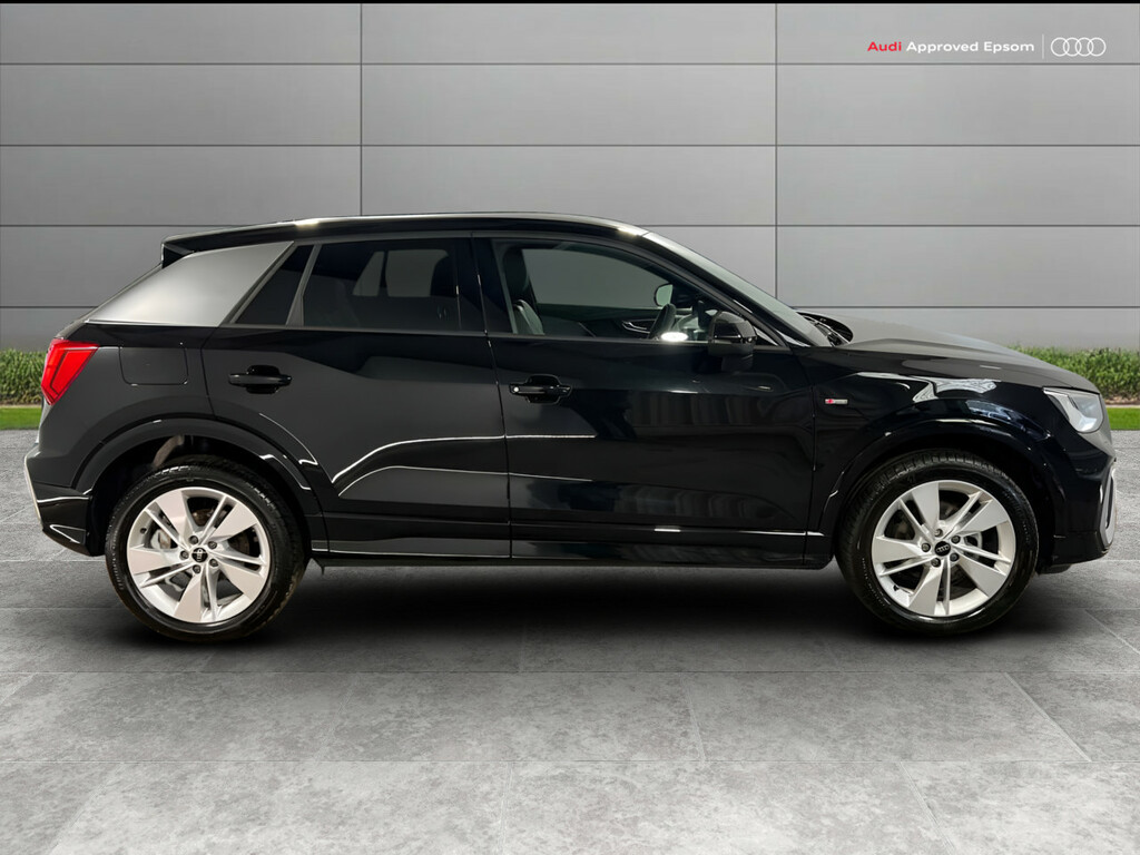 Audi Q2 35 Tfsi S Line S Tronic GF24WXR Black #4