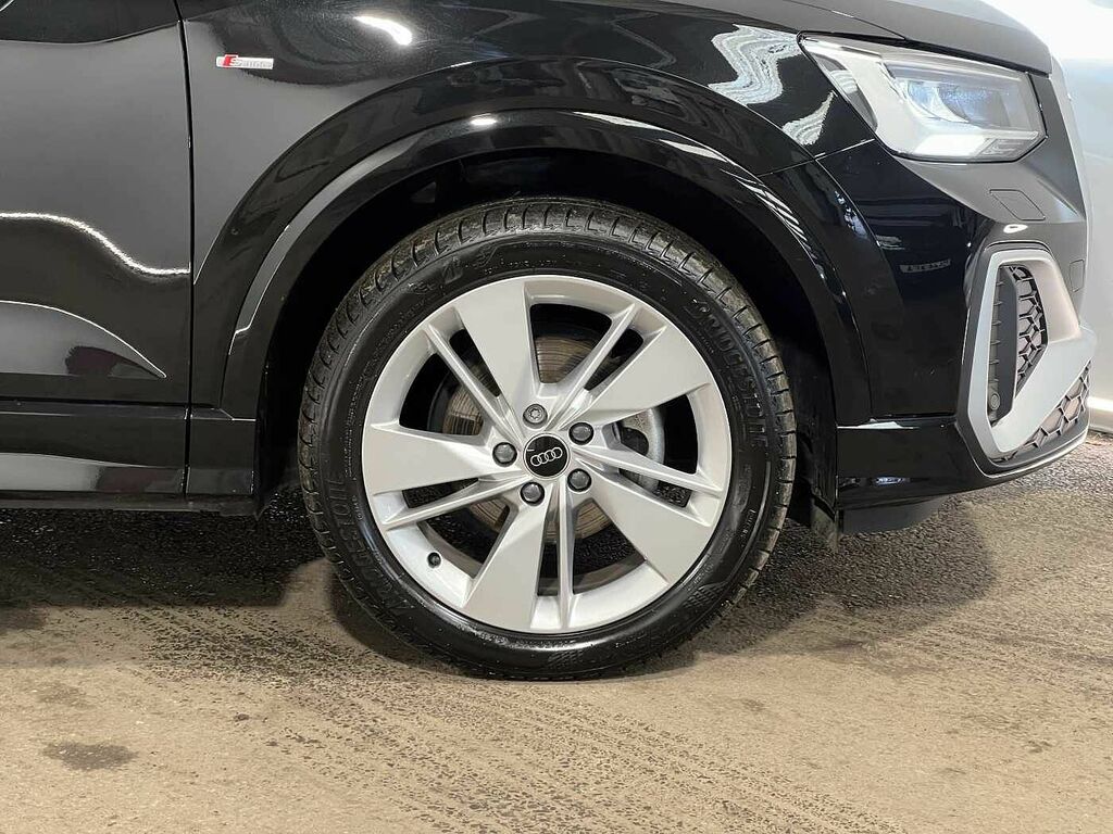 Audi Q2 35 Tfsi S Line S Tronic GF24WXR Black #5