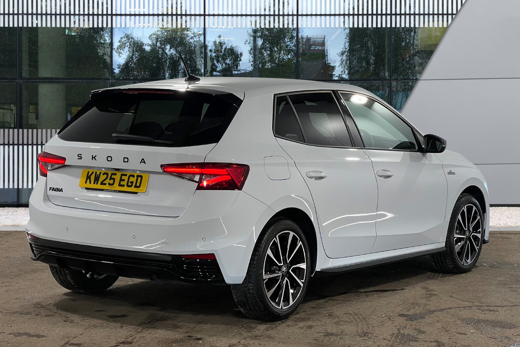 Skoda Fabia 1.0 Tsi 116 Monte Carlo Edition Dsg KW25EGD White #3