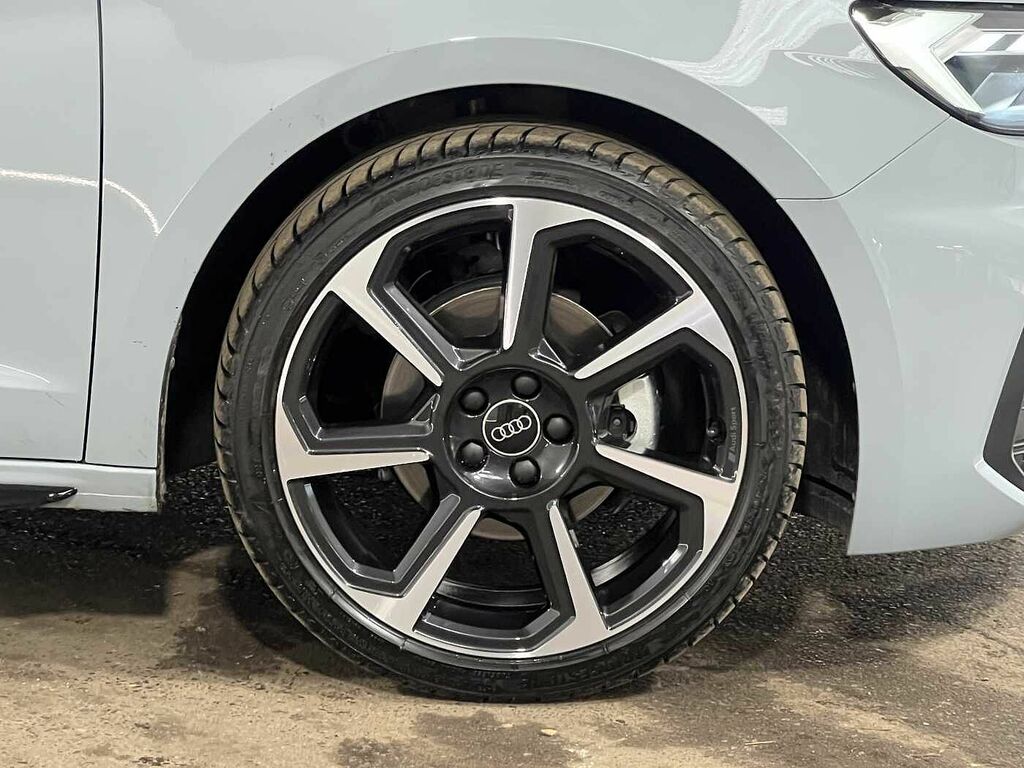 Audi A1 35 Tfsi Black Edition S Tronic Black #5
