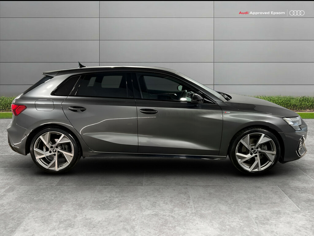 Audi A3 35 Tfsi Black Edition S Tronic DG25WVY Grey #5
