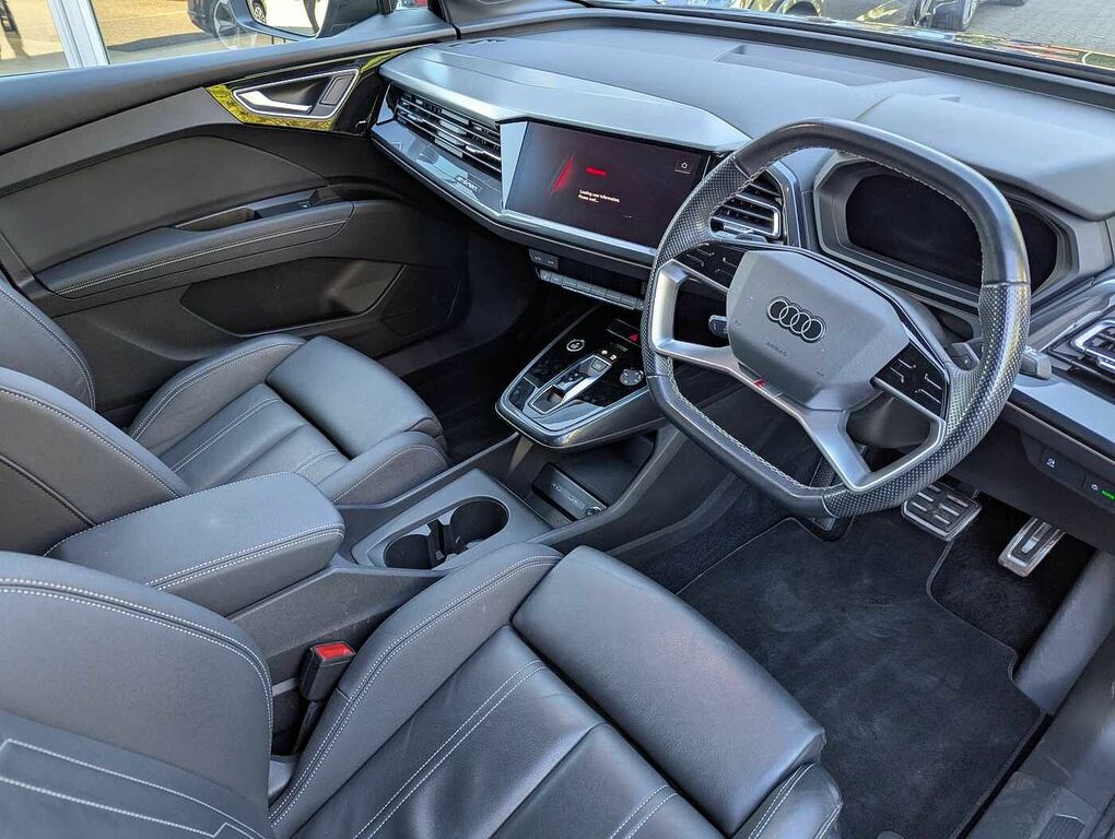 Audi Q4 E Tron 150Kw 40 82Kwh Black Edition GJ24XFE Purple #2