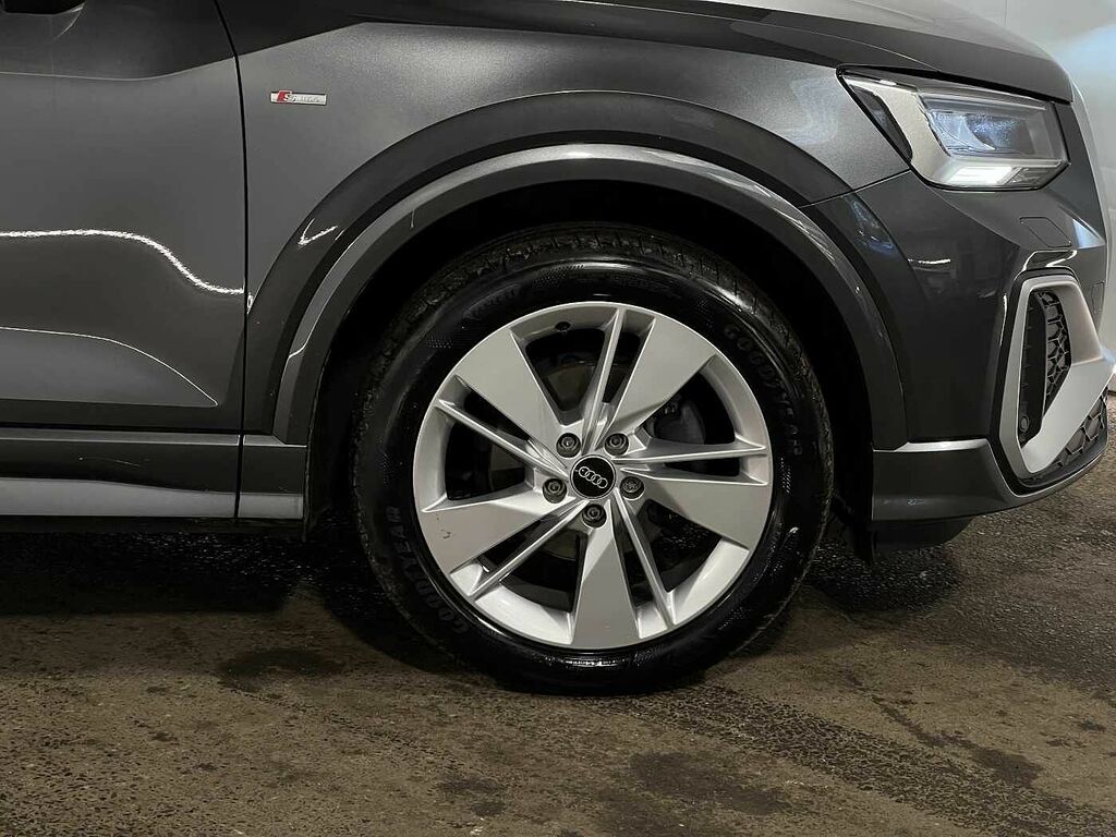 Audi Q2 35 Tfsi S Line S Tronic EY72ZWC Grey #5
