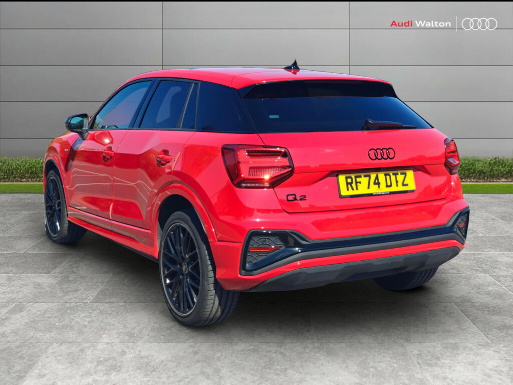 Audi Q2 Black Edition 35 Tfsi 150 Ps S Tronic RF74DTZ Red #3