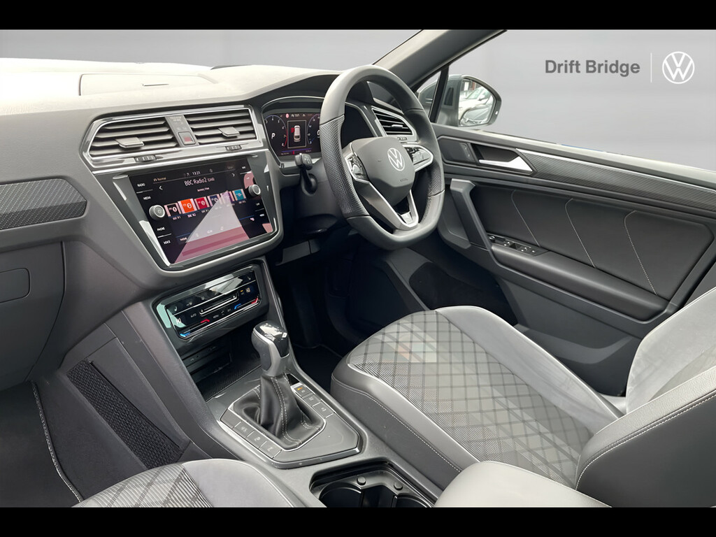 Volkswagen Tiguan 1.5 Tsi 150 R-line Dsg LB23PYO Grey #2