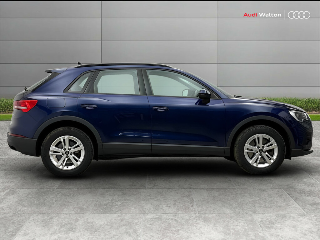 Audi Q3 Technik 45 Tfsi E 245 Ps S Tronic CV22YDF Blue #4