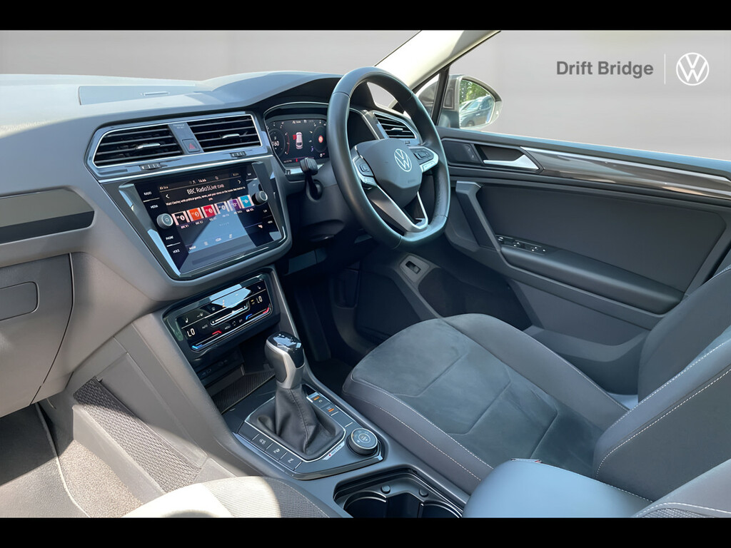 Volkswagen Tiguan 2.0 Tsi 4Motion Elegance Dsg LC72XEU Black #2
