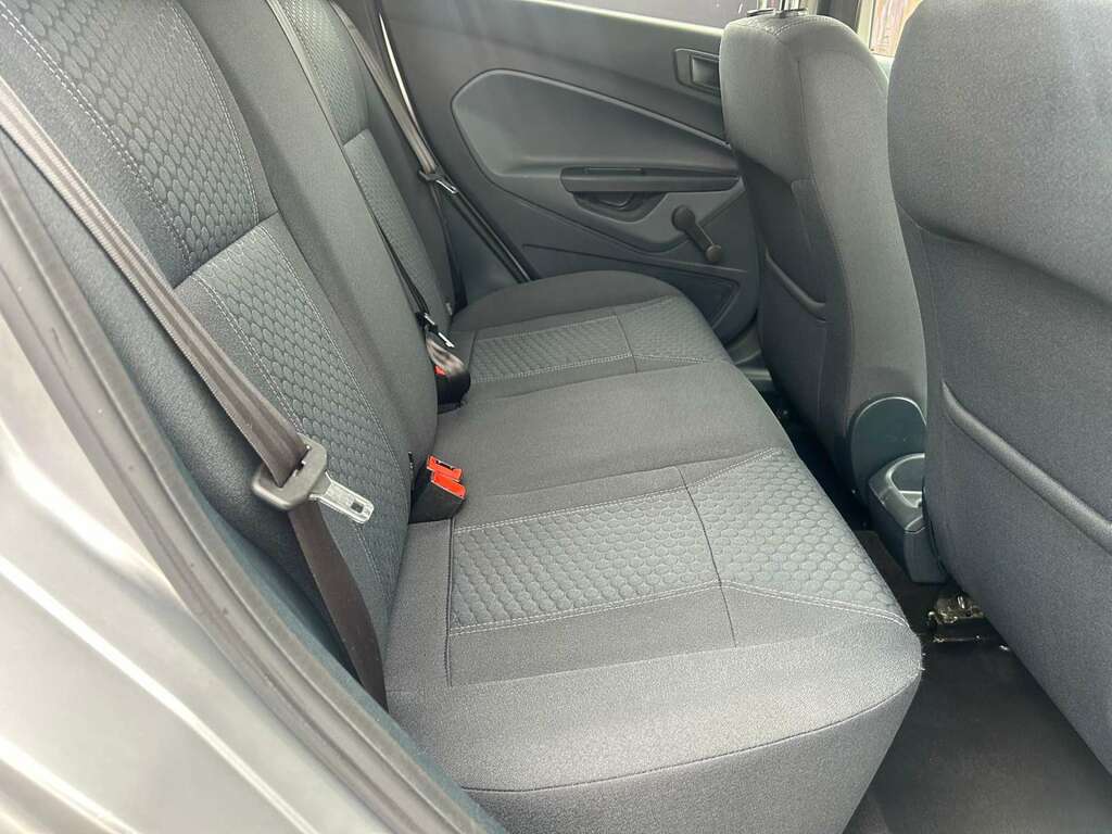 Ford Fiesta 1.6 Fiesta Titanium 90 Tdci Silver #6