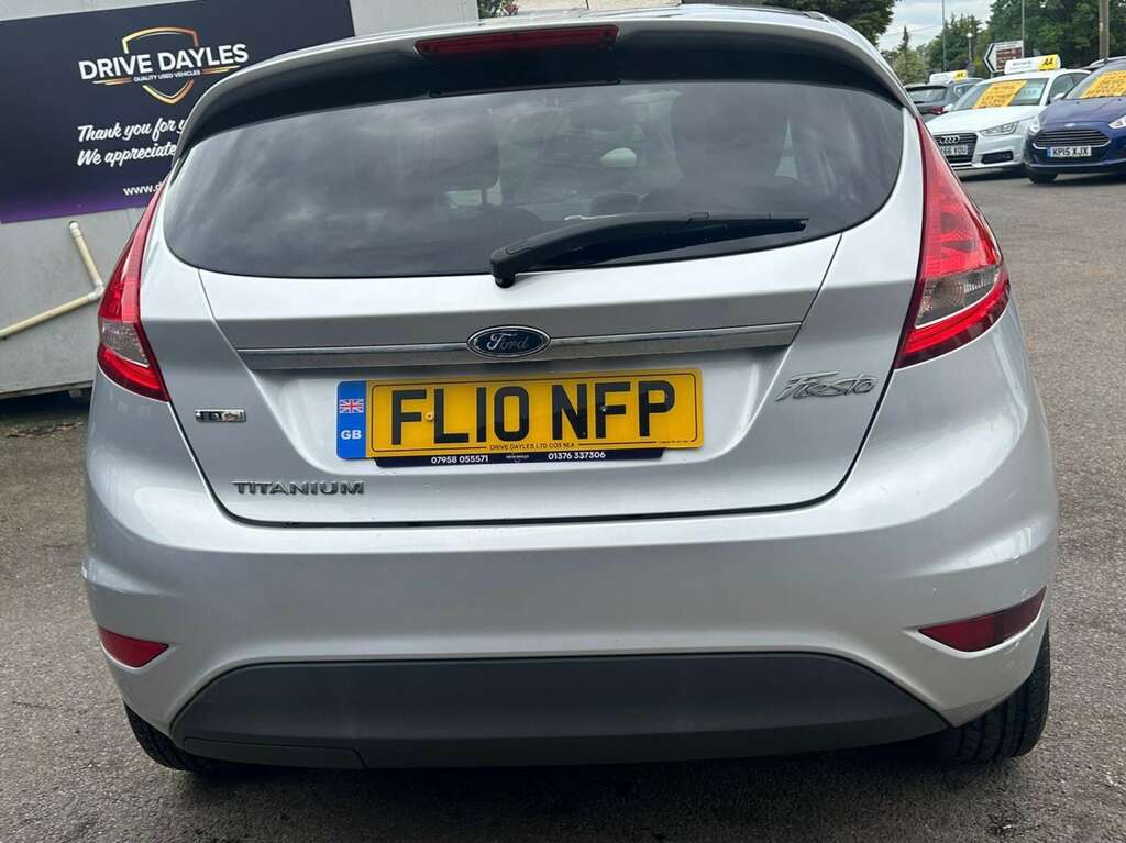 Ford Fiesta 1.6 Fiesta Titanium 90 Tdci Silver #2