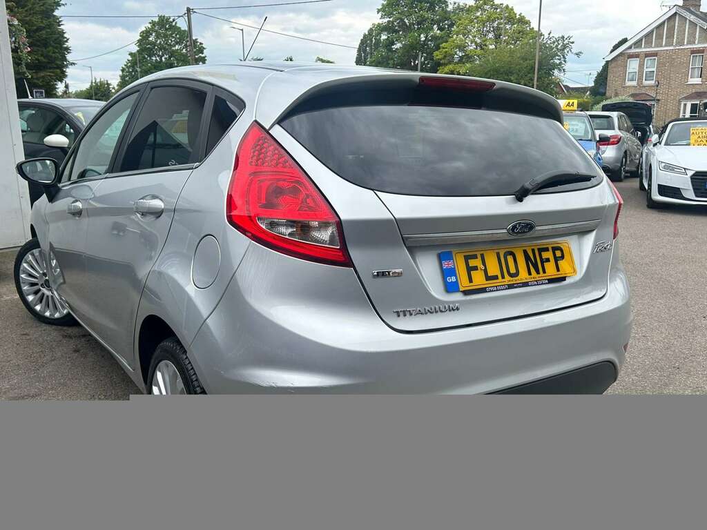 Ford Fiesta 1.6 Fiesta Titanium 90 Tdci Silver #3