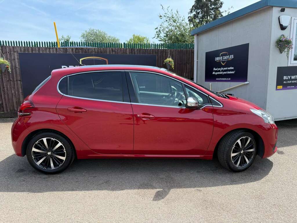 Peugeot 208 1.2 208 Allure Premium GJ18YMU Red #4