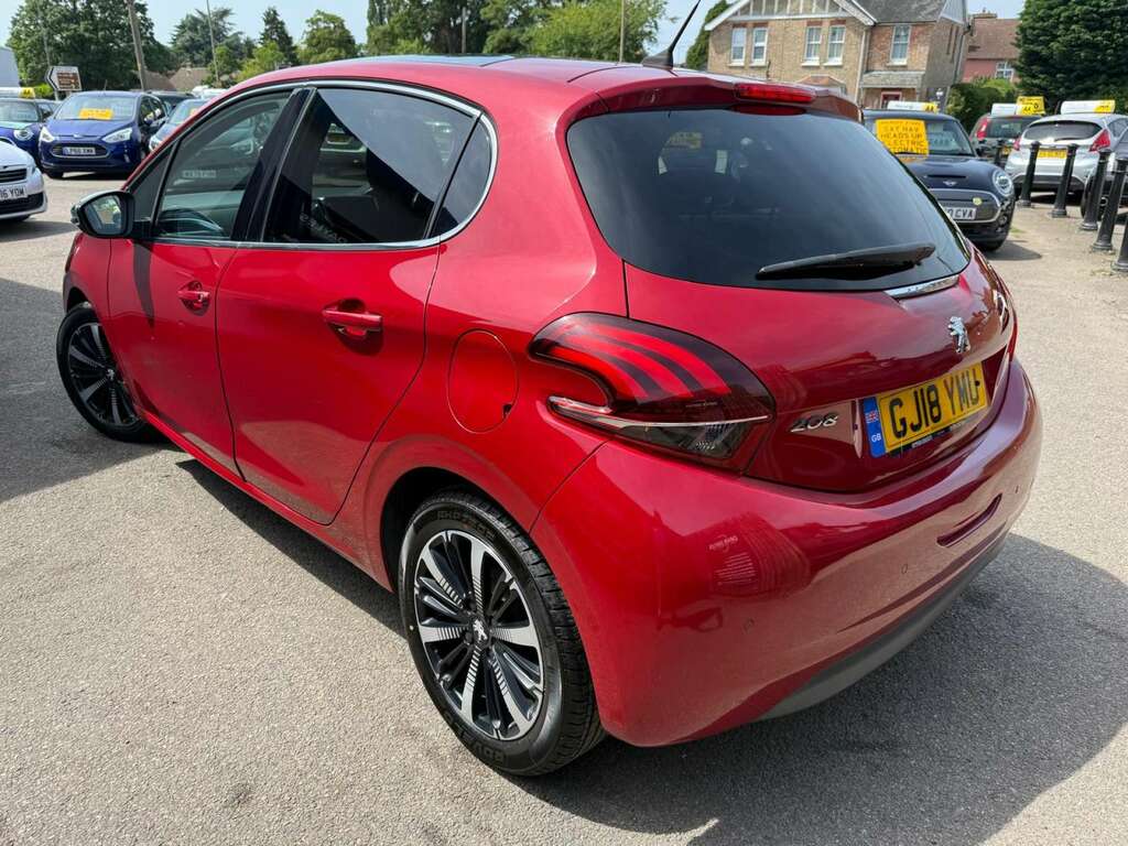 Peugeot 208 1.2 208 Allure Premium GJ18YMU Red #2