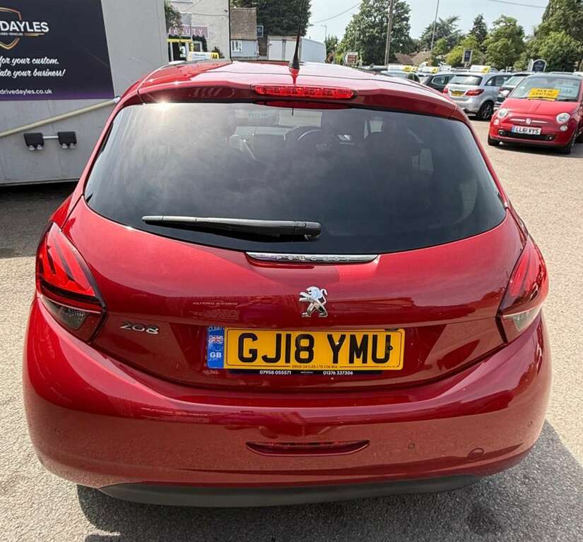 Peugeot 208 1.2 208 Allure Premium GJ18YMU Red #5