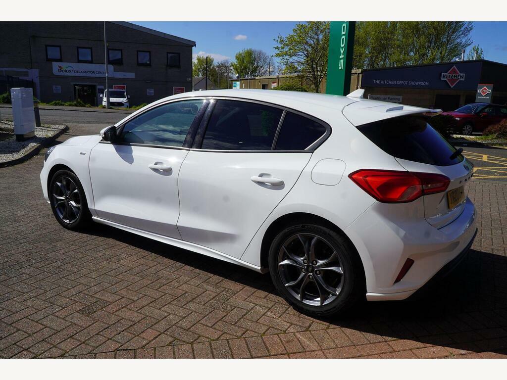 Ford Focus 1.0T Ecoboost St-line Hatchback White #4