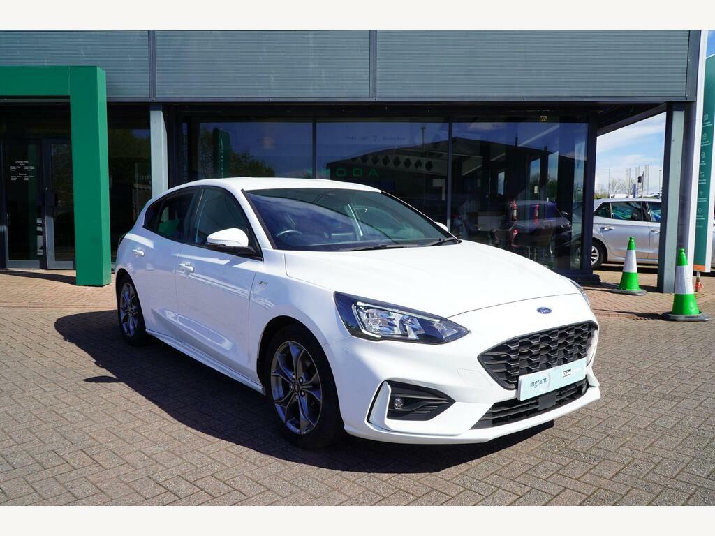 Ford Focus 1.0T Ecoboost St-line Hatchback White