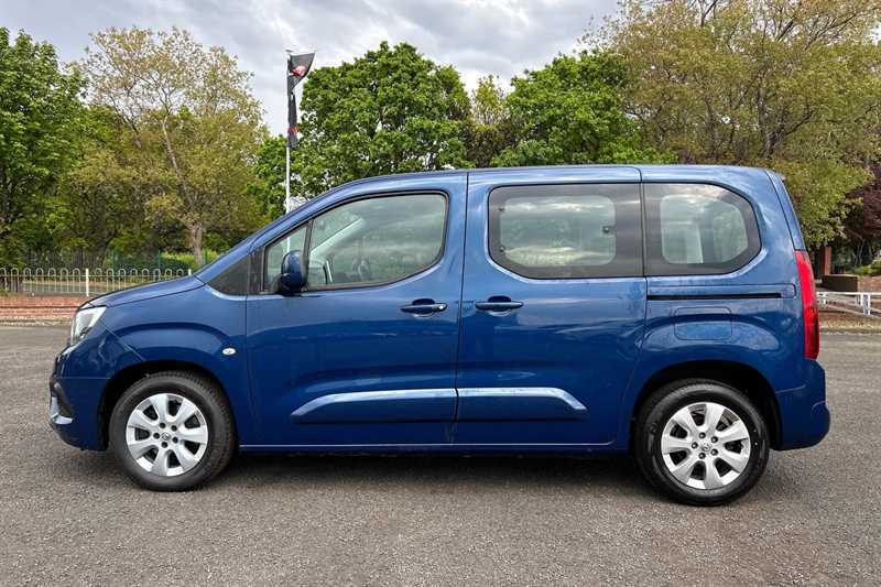 Vauxhall Combo Life 1.2 Turbo Energy Mpv Euro 6 Ss LO70BWK Blue #4