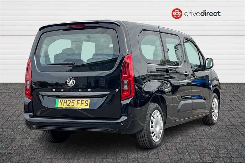Vauxhall Combo-e Life 52Kwh Design XL Mpv 7.4Kw Charg YH25FFS Black #3