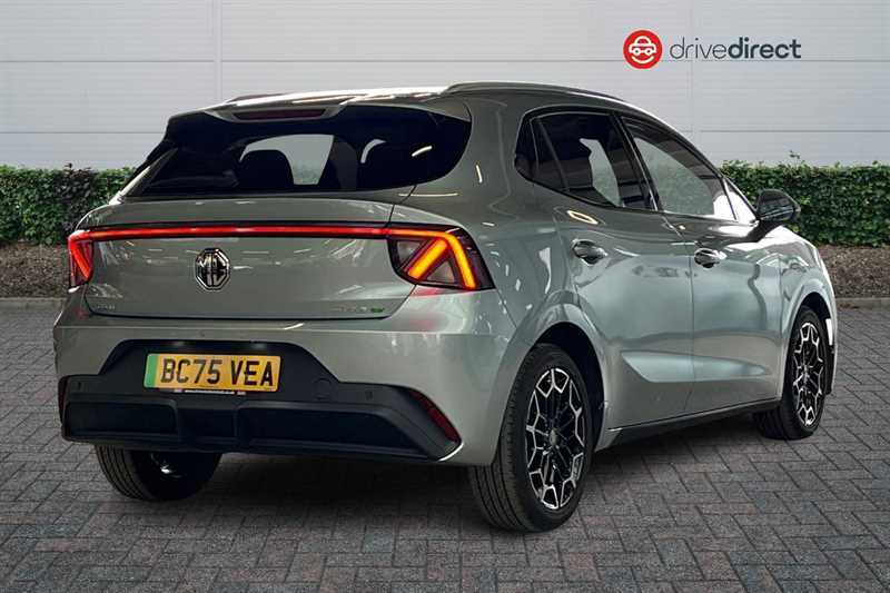 MG MG4 53.9Kwh Premium Long Range Hatchback BC75VEA Green #3
