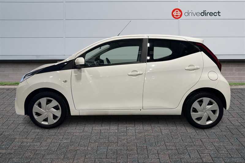 Toyota Aygo 1.0 Vvt-i X-play Hatchback Euro LG68EWX White #6
