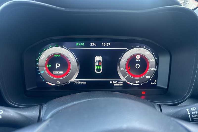 Nissan Juke 1.6 Tekna Suv Hybrid Euro 6 143 P YY74AZZ Red #4