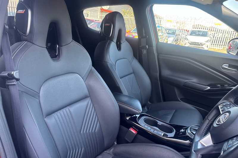 Nissan Juke 1.6 Tekna Suv Hybrid Euro 6 143 P YY74AZZ Red #6