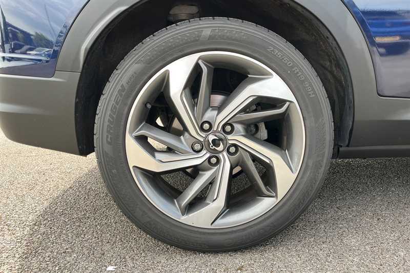 SsangYong Korando K35 White #12