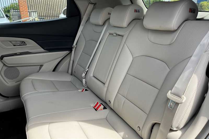 SsangYong Korando K35 White #24