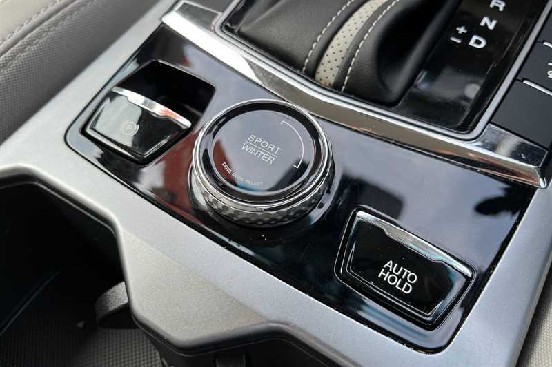 SsangYong Korando K35 White #42