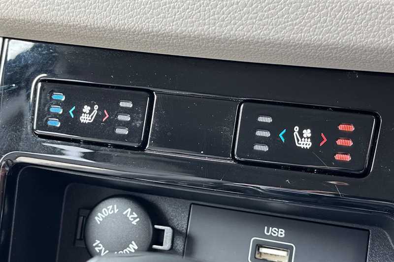 SsangYong Korando K35 White #39