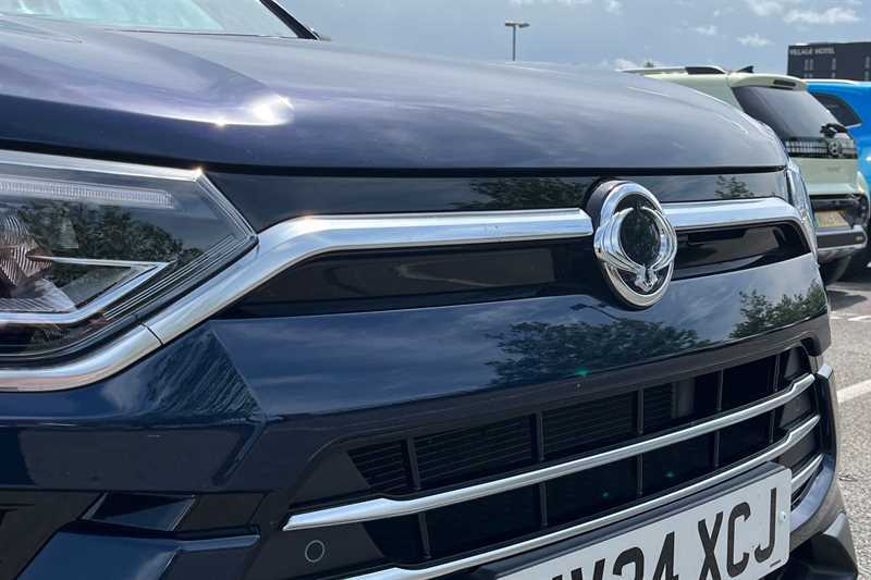 SsangYong Korando K35 White #47