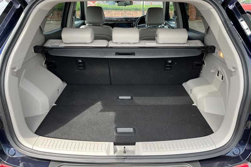 SsangYong Korando K35 White #25