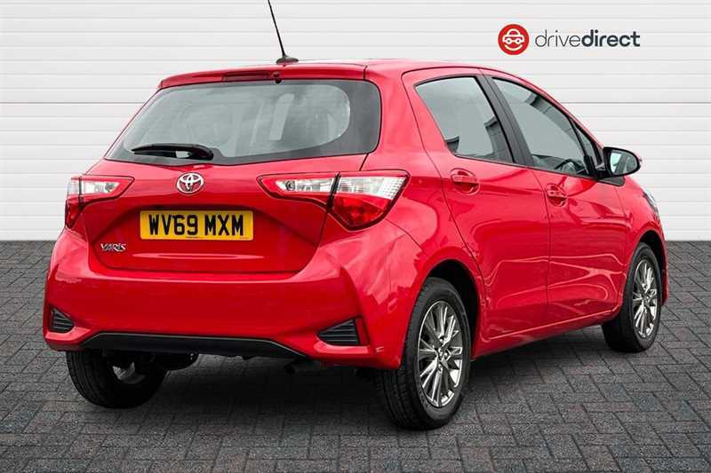 Toyota Yaris 1.5 Vvt-i Icon Hatchback Euro 6 WV69MXM Red #3