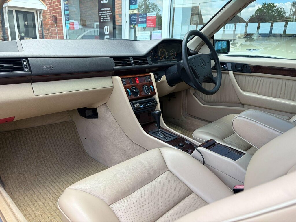 Mercedes-Benz E Class 2.3 E230 Elegance Blue #10