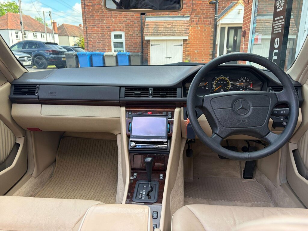 Mercedes-Benz E Class 2.3 E230 Elegance Blue #9