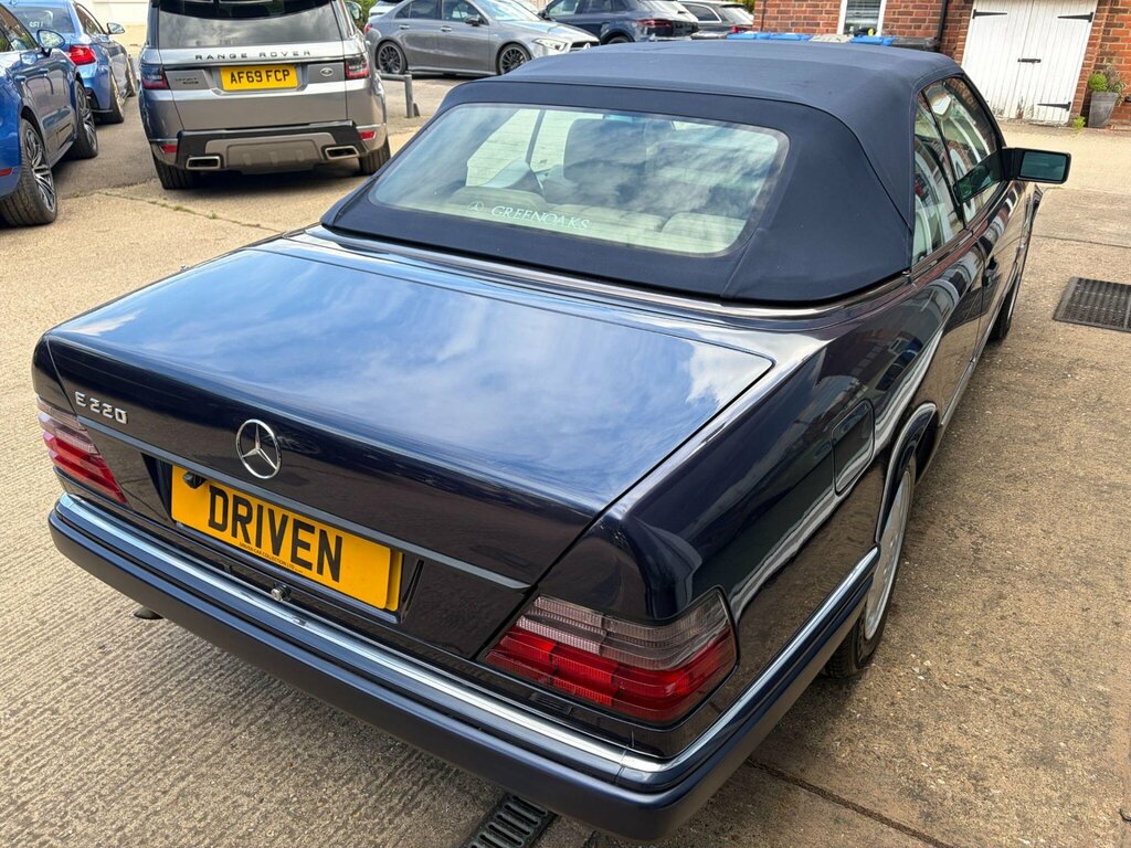 Mercedes-Benz E Class 2.3 E230 Elegance Blue #14