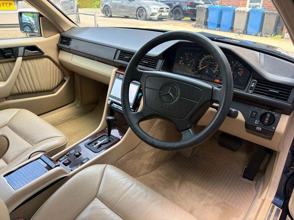 Mercedes-Benz E Class 2.3 E230 Elegance Blue #8